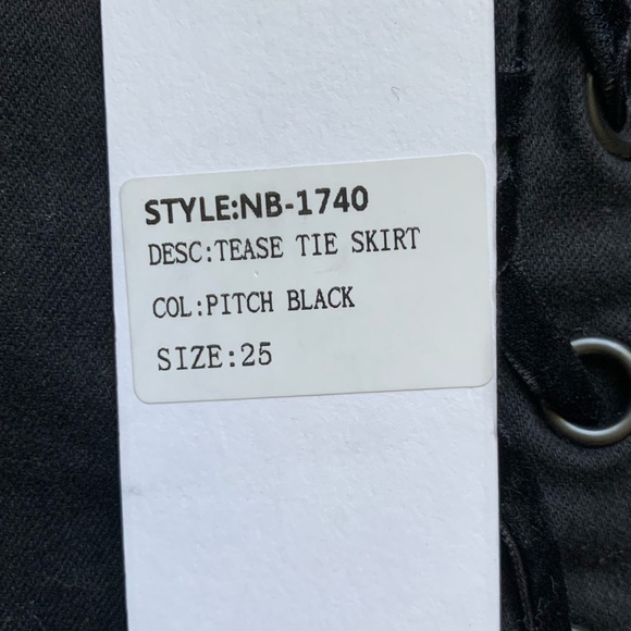 ⭐️ Host Pick ⭐️BNWT Neon Blonde / Black Tease Tie Skirt - Picture 4 of 6